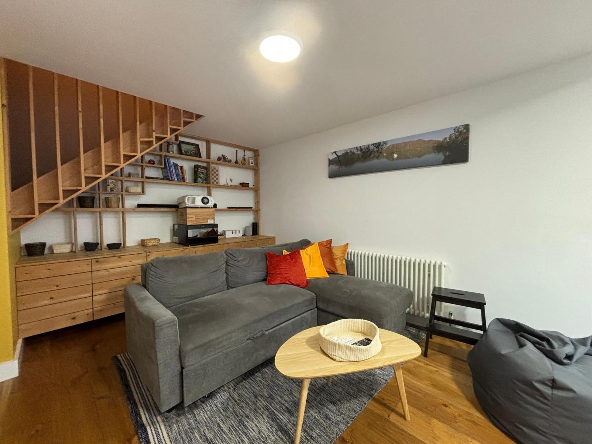 Contemporary Flat W Private Patio Fields Appartamento *