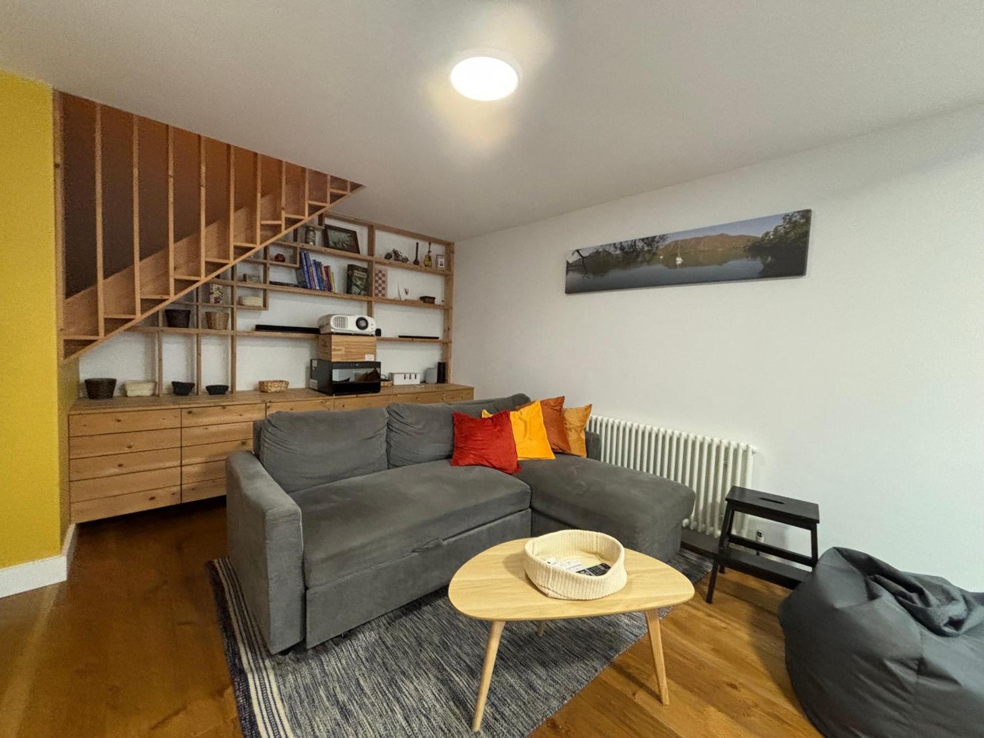 Contemporary Flat W Private Patio Fields Londra