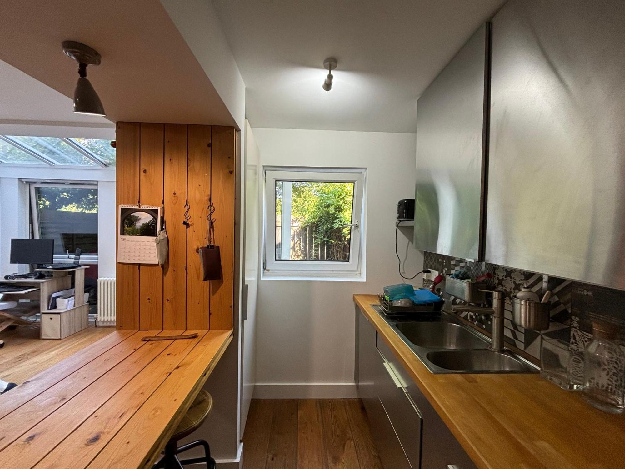 Contemporary Flat W Private Patio Fields Apartment *